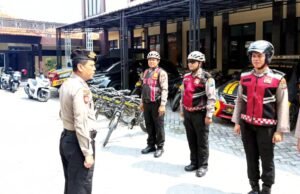 Gowes Sambil Jaga Kota, Cara Humanis Polisi Lamongan Curi Perhatian