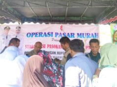 Warga Serbu Pasar Murah di Balen Bojonegoro, Minyak dan Gula Dijual Miring