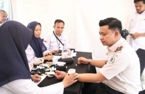 Imigrasi Gorontalo Bikin Gebrakan, Warga Pesisir Dapat Cek Kesehatan Gratis