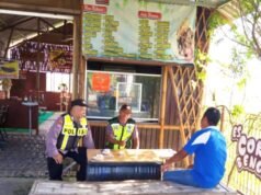 Strategi Humanis Polsek Kanor Bojonegoro, Ngobrol Santai Demi Keamanan