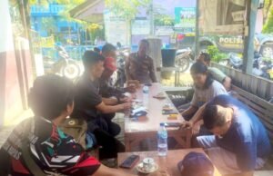 Cegah Kenakalan Remaja, Polsek Kapas Bojonegoro Intensifkan Patroli Dialogis