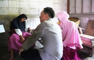 Sentuhan Kepedulian, Kapolres Bojonegoro Datangi Rumah Ainur Riza