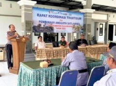 Tingkatkan Kesiapsiagaan, Linmas Sugihwaras Bojonegoro Dibekali Ilmu Keamanan dan Lalu Lintas