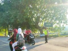 Polisi Sukosewu Bojonegoro Turun ke Jalan, Sapa Pagi Bikin Lalu Lintas Lebih Aman