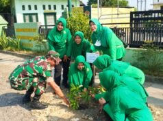 Persit Kawedanan IV Tanam Pohon Sawo di Koramil Pucuk, Aksi Nyata Hijaukan Lamongan