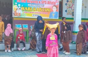 Semangat Kartini Berkobar di Duyung – Magetan Anak-Anak Tampil Percaya Diri di Lomba Fashion Show