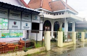 Balai Desa Waruwetan Pucuk Lamongan Kosong di Jam Kerja, Warga Geram