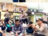 Dialog Tanpa Sekat, Kapolres Bulukumba Temui Massa di Jalan