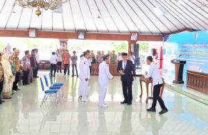 3 Kades PAW Dilantik, Bupati Bojonegoro: Jabatan Bukan Kekuasaan