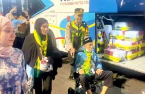 Pemberangkatan Kloter 42, Polisi Kawal Ketat Jamaah Haji Bojonegoro
