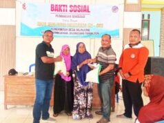 Jelang Hari Jadi Desa Mlinjeng Sumberrejo Bojonegoro, Kades Bagikan Beras untuk Janda Lansia