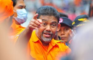 Alarm Bahaya PHK, Industri Tekstil hingga Otomotif Terancam