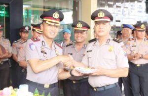 Pengabdian Tanpa Noda, Dua Polisi Lamongan Naik Pangkat Jadi Ipda