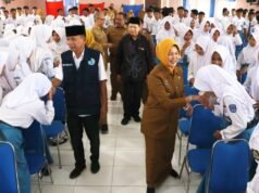 Ratusan Siswa SMKN 2 Bojonegoro Rekam e-KTP, Wakil Bupati Sekaligus Ingatkan Bahaya Narkoba