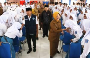 Ratusan Siswa SMKN 2 Bojonegoro Rekam e-KTP, Wakil Bupati Sekaligus Ingatkan Bahaya Narkoba