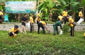 Kapolres Bojonegoro Pimpin Aksi Bersih Sungai, Warga Dander Ikut Bergerak