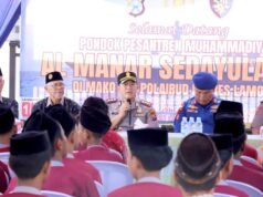 Kapolres Lamongan Edukasi Santri soal Penyelamatan Bencana di Satpolairud