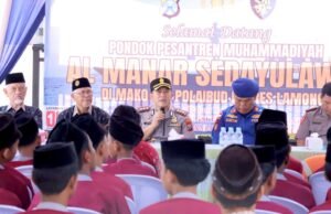 Kapolres Lamongan Edukasi Santri soal Penyelamatan Bencana di Satpolairud