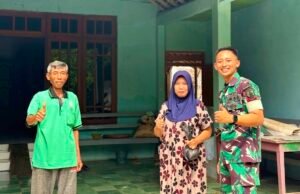 Yonif TP 885 Belibis Putih dan Warga Bojonegoro Makin Dekat Lewat Berbagi Daging Kurban
