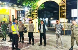 Patroli Hingga Larut Malam, TNI Polri Jaga Mantup Lamongan Tetap Kondusif