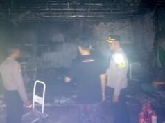 Api Melalap Gudang di Lamongan, Polisi Bantu Pemadaman