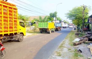 Solar Langka, Antrian Truk di SPBU Kepohbaru Bojonegoro Mengular 1 Kilometer