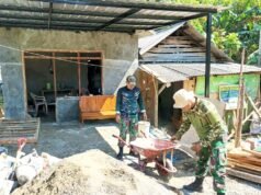 Aksi TNI di Lamongan, Rabat Lantai Rumah Warga Demi Hunian Layak