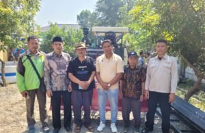 Petani Lamongan Terlihat Bahagia, Terima Bantuan Alsintan dari Pemerintah Pusat