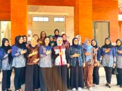 Ibu Pangdam V Brawijaya Sambangi Yonif 885 di Bojonegoro, Bagikan Sembako dan Motivasi Persit