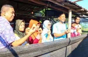 Medhayoh di Gayam, Bupati Bojonegoro Temui Petani dan Peternak Ayam
