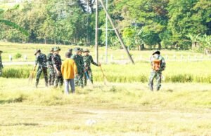 Brigif Naga Sesha Turun ke Desa, Warga Cancung Bojonegoro Antusias Gotong Royong