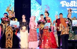 Batik Bojonegoro Bersinar, Ini Juara Fashion Show Evening Gown BWBF 2026