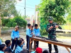 Seru, Siswa SDN Ngorogunung 2 Bojonegoro Naik Truk TNI dan Belajar Jadi Prajurit
