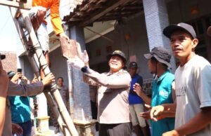 Hari Bhayangkara ke-80, Polres Lamongan Bangunkan Rumah Layak Huni untuk Warga