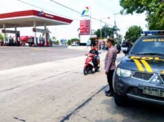 Polsek Kasiman Bojonegoro Awasi SPBU, Antisipasi Gangguan Kamtibmas dan Antrian