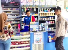 Patroli Humanis Polsek Gondang Perkuat Keamanan di Kawasan Pertokoan