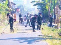 TNI dan Warga Kompak Bersihkan Desa Lawak Lamongan, Lingkungan Kini Makin Asri