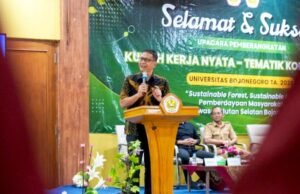721 Mahasiswa Unigoro Diterjunkan, Bupati Wahono Titip Misi Besar untuk Hutan Bojonegoro