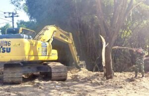 TMMD 129 Bojonegoro Keruk Sungai Kesongo, Warga Sambut Gembira