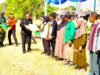 BPR Bojonegoro Salurkan 200 Paket Sembako di TMMD 129