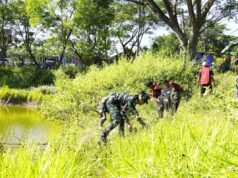 TMMD 129 Bojonegoro dan Mahasiswa Unigoro Kompak Bersihkan Embung Bekatul