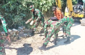TMMD 129 Bojonegoro Mulai Bongkar Jalan Paving di Dusun Mundu