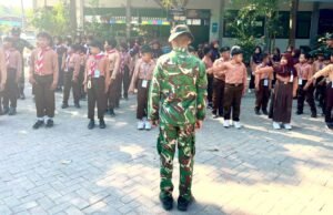 Satgas TMMD 129 Bojonegoro Latih PBB Siswa SD Kesongo, Tanamkan Disiplin Sejak Dini