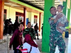 Momen Hangat TMMD 129 Bojonegoro, Prajurit TNI Bermain Bersama Anak-Anak Desa Kesongo