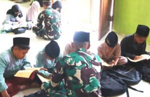 Bukan Hanya Bangun Jalan, Satgas TMMD Bojonegoro Kini Jadi Guru Mengaji Anak Desa