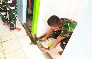 Satgas TMMD 129 Bojonegoro Gotong Royong Bersihkan Masjid