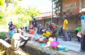 TMMD 129 Bojonegoro: Makan Bersama Usai Kerja Bakti, Bukti Kemanunggalan TNI dan Warga Kian Erat