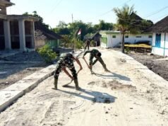 TNI dan Warga Kesongo Kompak Bangun Drainase, TMMD 129 Bojonegoro Perkuat Ketahanan Jalan Desa