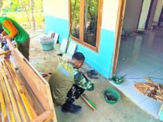 Rumah Ibu Jasmiati Dibedah Satgas TMMD Bojonegoro, Warga Kesongo Ikut Turun Tangan