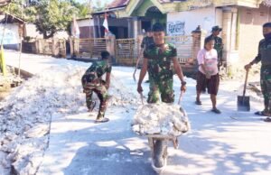 TMMD Bojonegoro Kebutan Rapikan Bahu Jalan Dusun Mundu